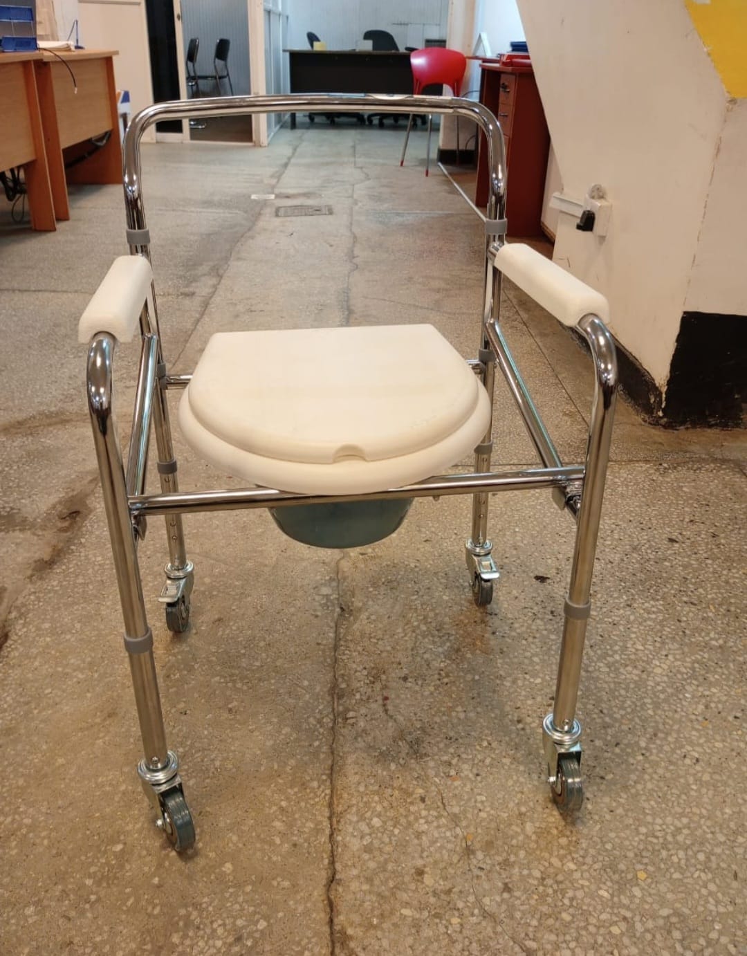 Commode Chair (With Wheels)
