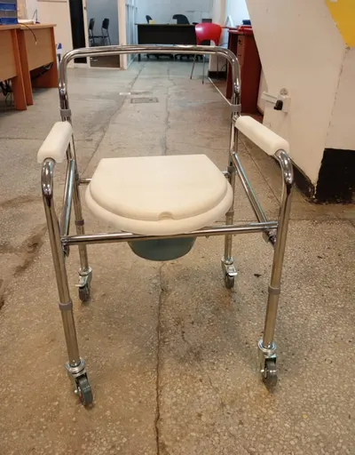 Commode Chair (With Wheels)